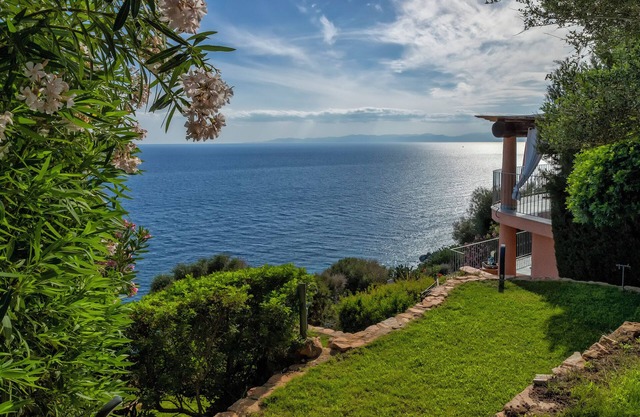 ClickSardegna Villa Gemma con piscina infinita frente al mar