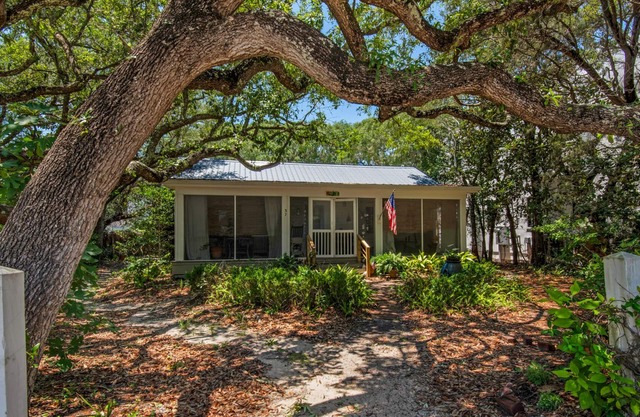 Vintage Cottage-Old Seagrove-Cozy / Relaxing / Close to Beach * WiFi gratis *