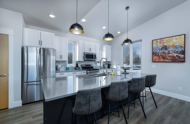 Close to Downtown Bozeman & Big Sky w/ Easy Trail Access - Sunrise Retreat
