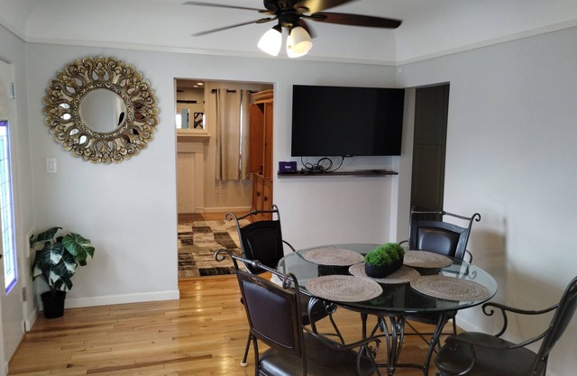 CLOSE TO EVERYTHING FUN - Charming 2-BR /2 BA house in San Diego WiFi AC parking