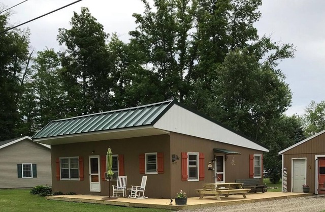 Snug Harbor Hideaway Cottage