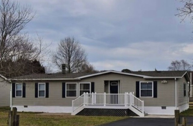Close to the Beaches and Shopping