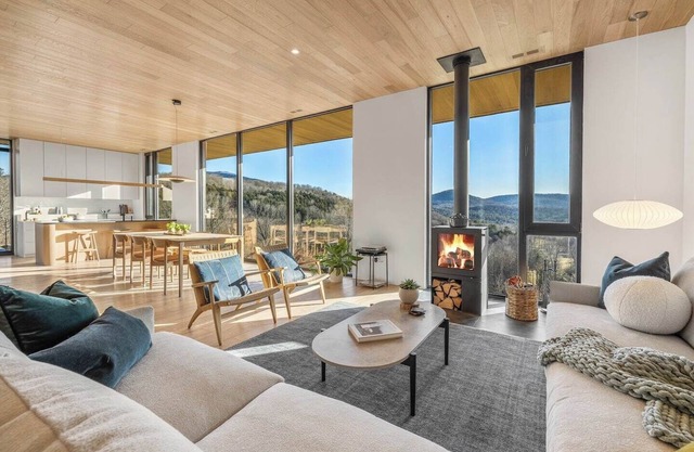 Cloudborne Cabin: 22 acres of luxury by Woodstock