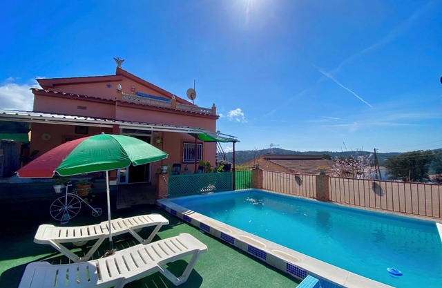 Club Villamar - Only the ground floor is rented, on the second floor lives the owner, who has a c...