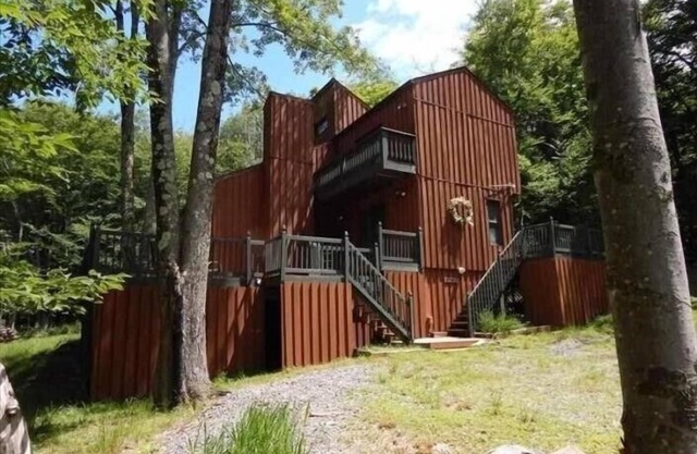 Único hogar rústico en el bosque! Foso de fuego al aire libre! Capacidad para 8 personas