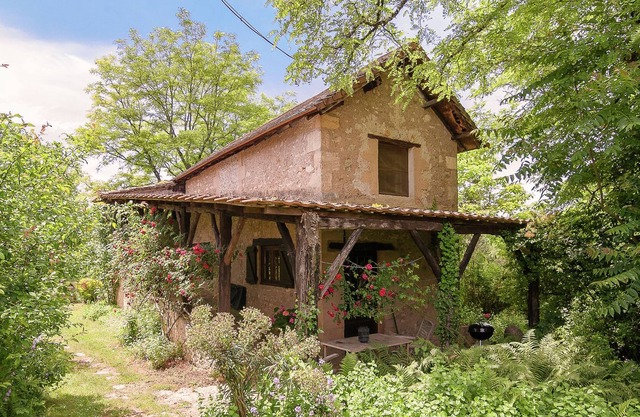 Tranquila casa de campo en Aquitania con terraza amueblada