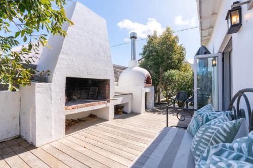 Coastal Elegant 4 Bedroom Home