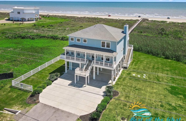 Coastal Euphoria Beachfront Jacuzzi Pet Friendly