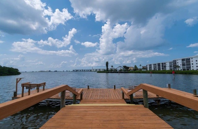 Cocoa Beach 2BR/2BA Townhome at Banana Bay