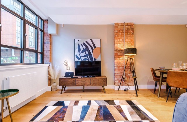 Cohost Partners Stylish 2BR Apt w/ Private Terrace