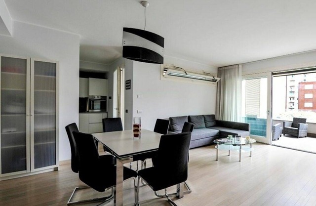 Apartamento en Milán con 2 habitaciones, capacidad 4