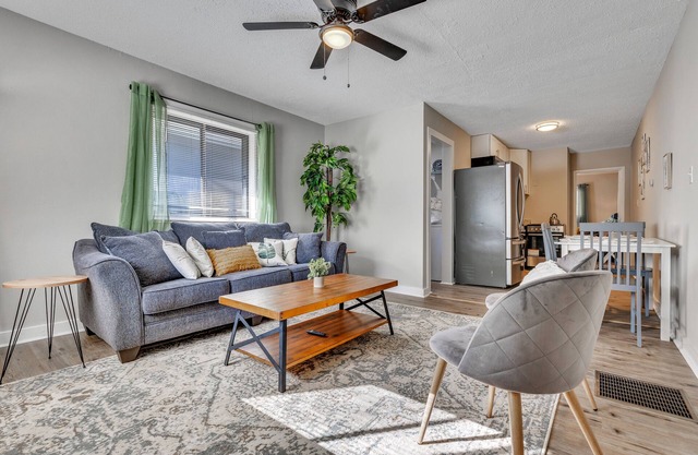 College Park Charmer Near ATL w/ Parking