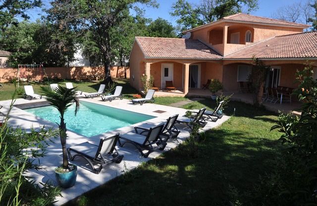 Villa Colonial 12 personas - 300 m del mar