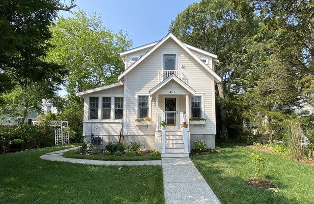 Come and relax at Rest-a-While Cottage.