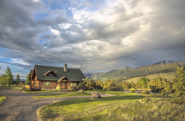 Venga a relajarse, rejuvenecer y volver a conectar en el río Yellowstone en Montana.