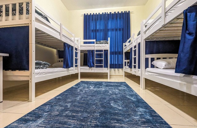 Comfort Bed inn Hostel - 15min from city center/ High Speed Wifi and AC
