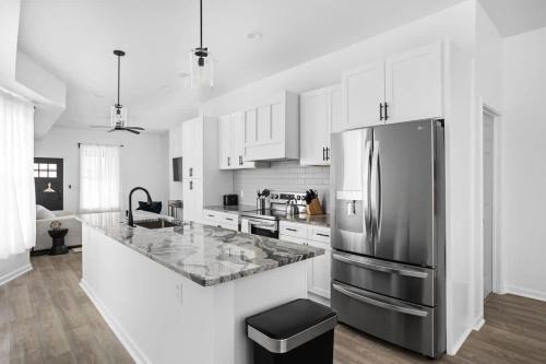 Comfort & Convenience in Circle City Family Home