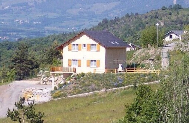 Nueva cabaña de confort de 3 estrellas en la puerta de entrada al Parque Nacional Ecrins