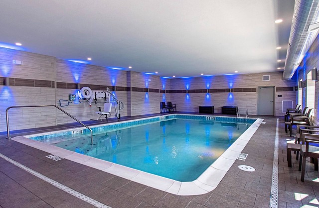 Comfort Suites Grove City - Columbus South