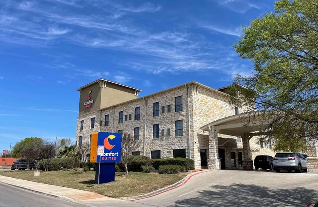 Comfort Suites Near Seaworld