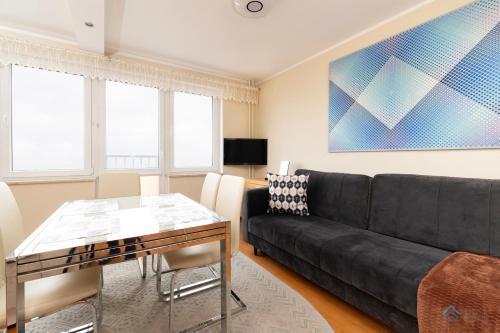 Comfortable 3city Apartment with Balcony by Noclegi Renters