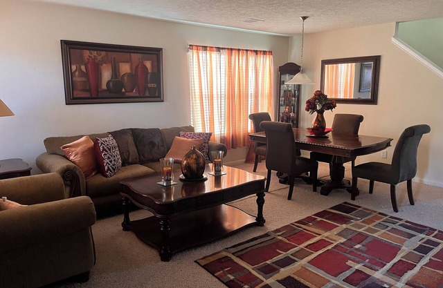 Comfortable 4-bedroom house in Cypress