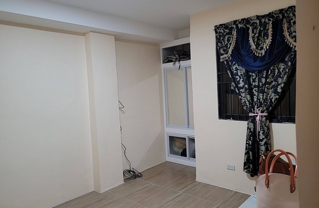 Comfortable and Cozy 2 Bedroom 2nd Floor Apartment