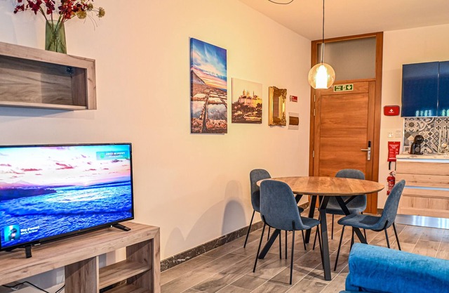 Comfortable Apartment overlooking Kalkara Creek