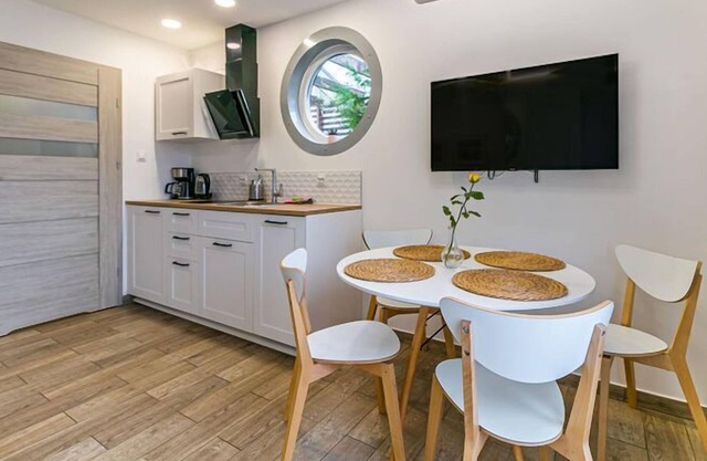 Cómodo apartamento con aire acondicionado, piscina, sauna, Niechorze