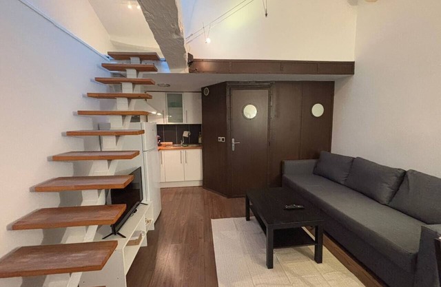 Comfortable duplex - Ideal location