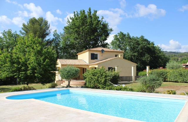 Confortable casa de vacaciones con piscina
