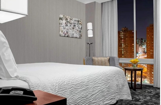 Comfortable King Room Near Museum Mile & Central Park!