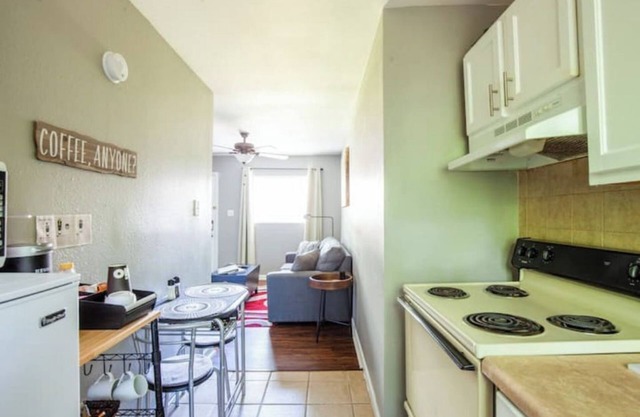 Comfy & Cozy Apt Close to Downtown ATL w/Queen Bed