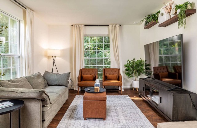 Comfy Duplex w/ 2 Kings+Sofa Bed