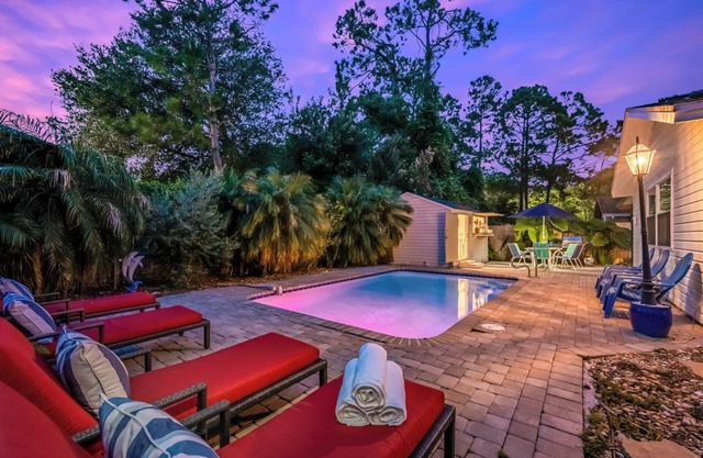 Beach Stay w/ HTD Pool,1mi from Mayo, 3mi to beach