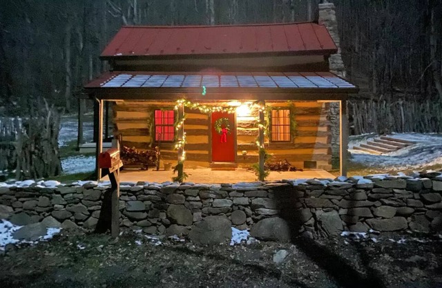 Acogedora y cómoda cabaña de madera vieja cerca de Little Washington y Sperryville, VA