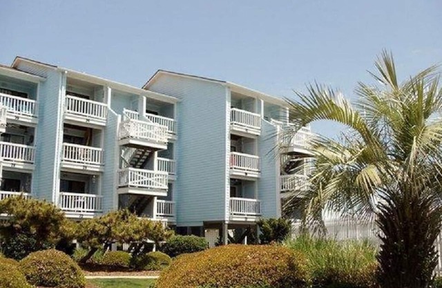 Condominio North End bellamente renovado - A pasos de la playa