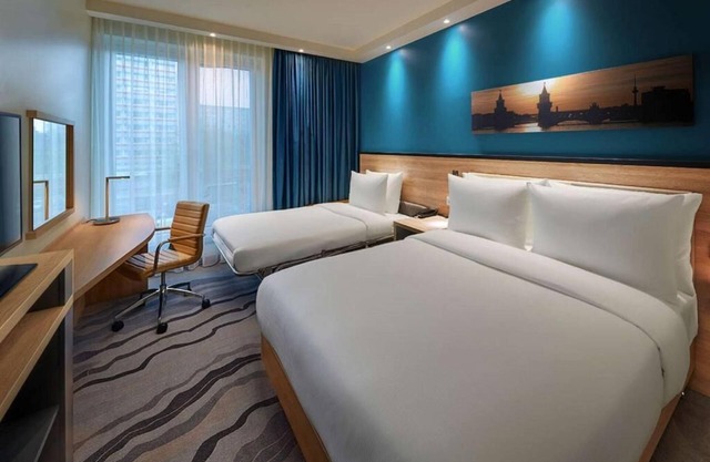 Complimentary Breakfast & City Views! Short drive to Pergamon Museum!