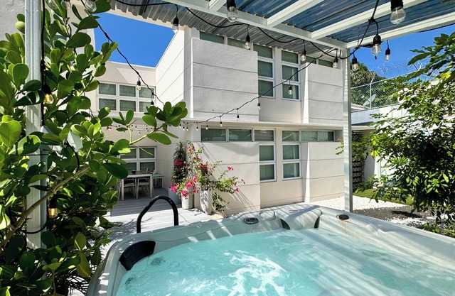 Condado Laguna Villa Jacuzzi 6Bed 3Bath Generator