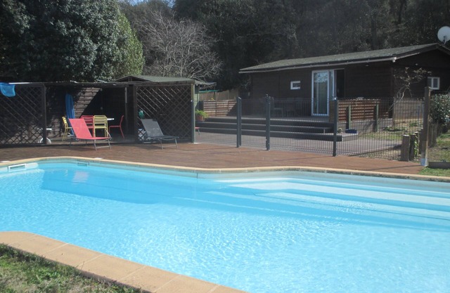 Acondicionado cabaña al pie de Albères con piscina prox. Mar