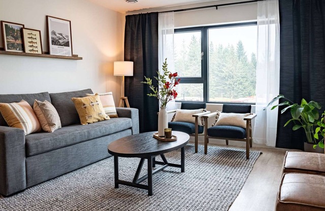 Condo - Revelstoke Vacations - The Selkirk House