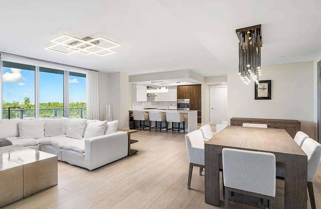 Condo with City Views Near Las Olas