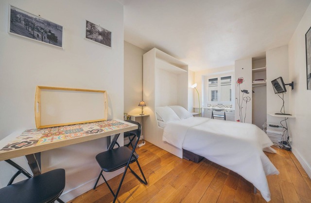 confortable studio in the oberkampf district