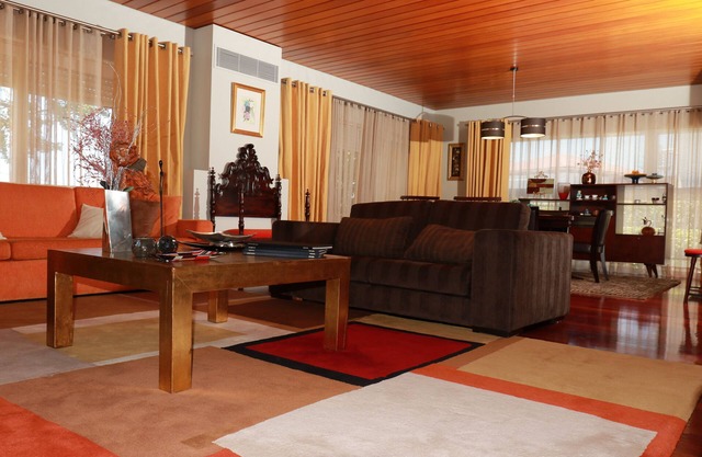 Residencia del Cónsul. Excelente ubicacion. Céntrico pero apartado. Moderno y moderno