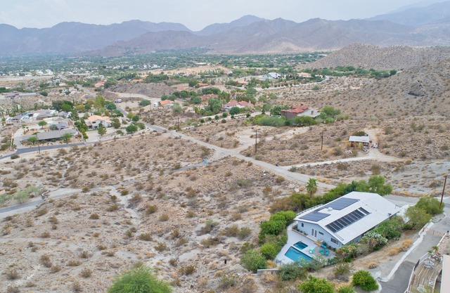 Casa contemporánea con piscina y vistas increíbles
