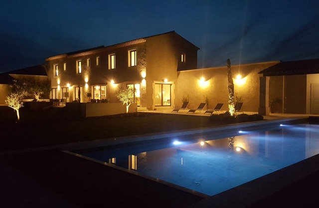 Casa de campo provenzal contemporánea cerca de Aviñón y St Rémy de Provence, Alpilles