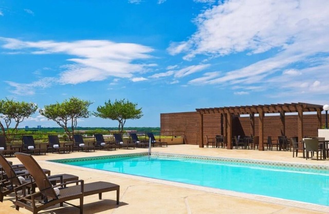 Contemporary Rooms w/ Onsite Pool & Prime Location - 4 Comfortable Units