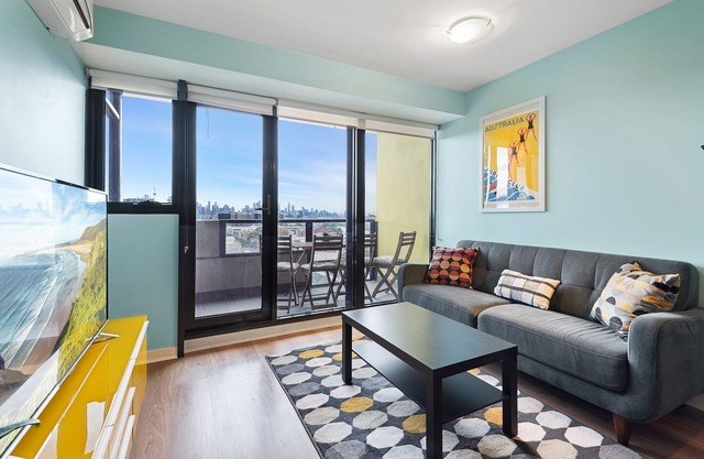 Convenient Apartment with Sensational City Views