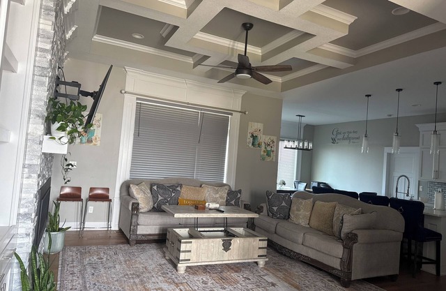 Comfortable, cozy, modern home in a great neighborhood of Clive Waukee