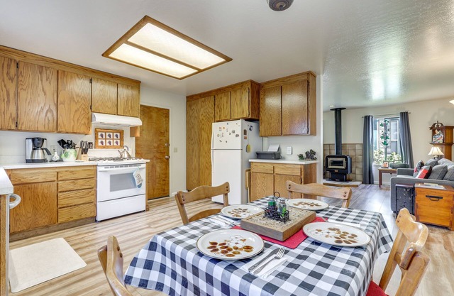 Convenient Santa Rosa Home w/ Patio, 1 Mi to Town!